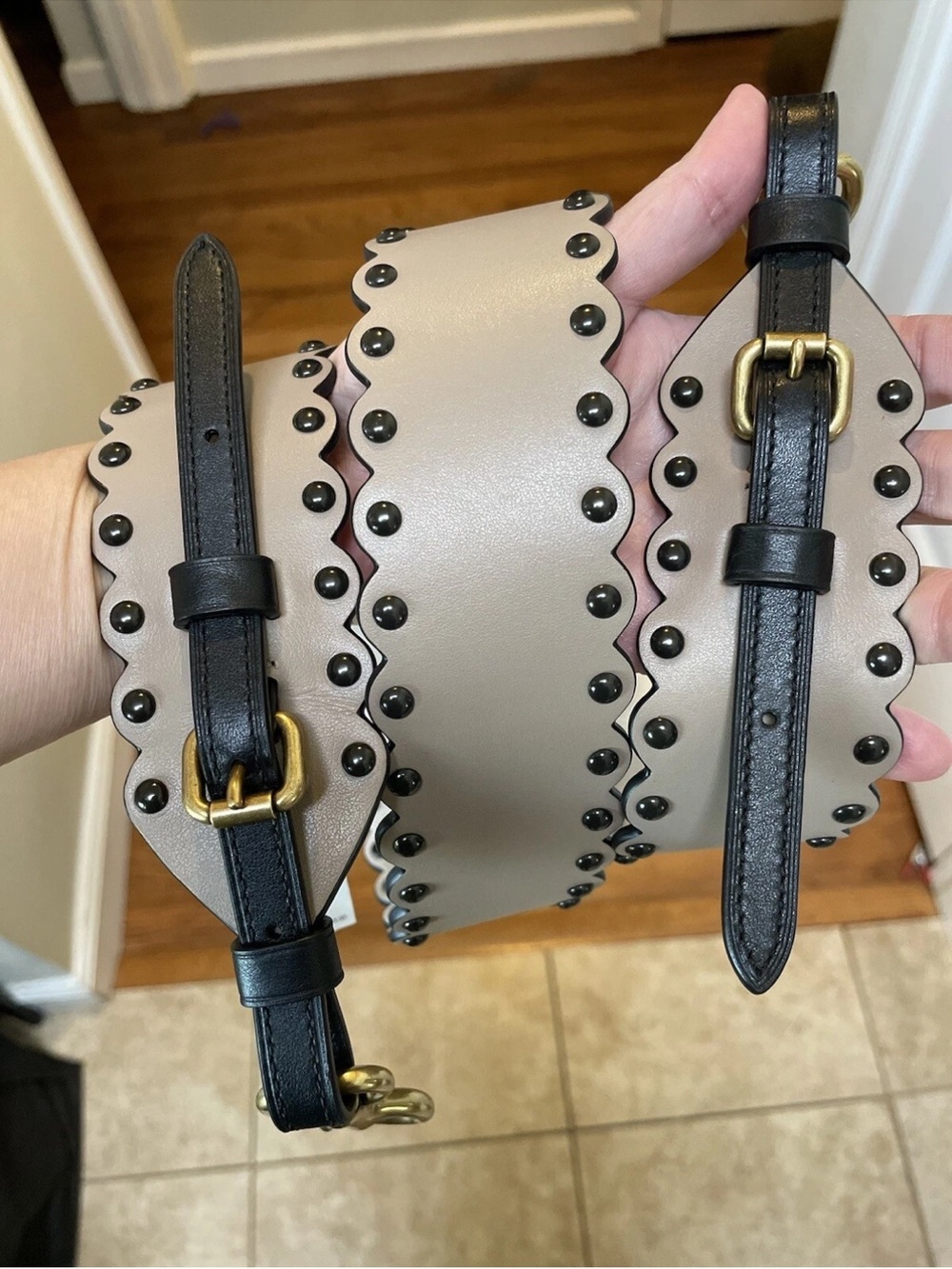 Coach scalloped Studded Leather bag Strap in Taupe & Black reversible